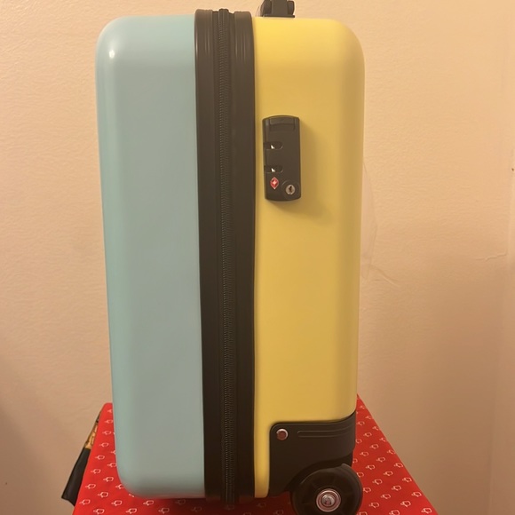 Sanrio Luggage - Picture 6 of 17